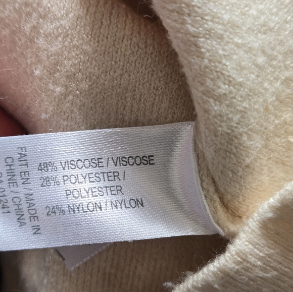 Contemporaine  Cream Cardigan V Necj Sweater. Size XS - Picture 8 of 10